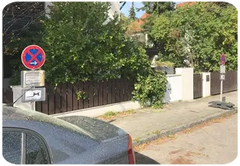 Beschilderung mit VZ 283 wegen eines Umzug in München.